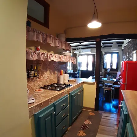 Il Vicoletto Apartment *